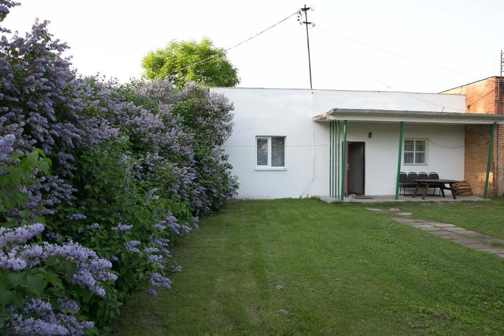 Kihnu Sadama Oeoemaja Guesthouse Lemsi Exteriér fotografie